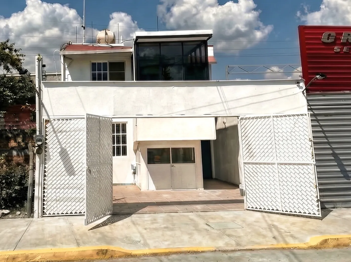 Fachada de la clínica